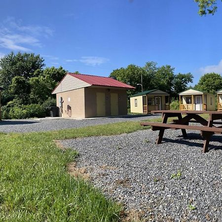 Canal Cabins Paw Paw 外观 照片