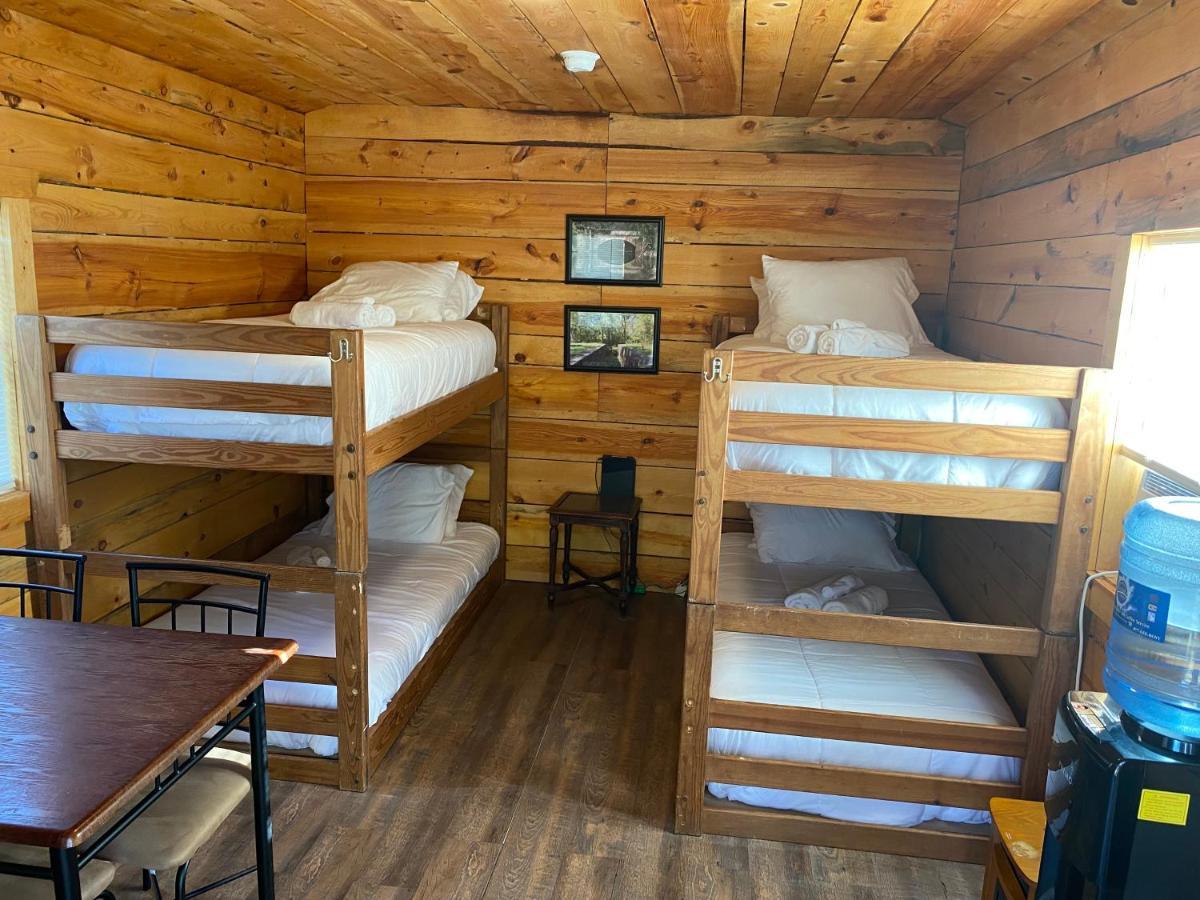 Canal Cabins Paw Paw 外观 照片