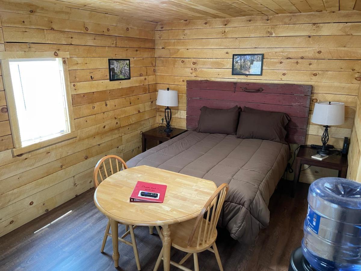 Canal Cabins Paw Paw 外观 照片