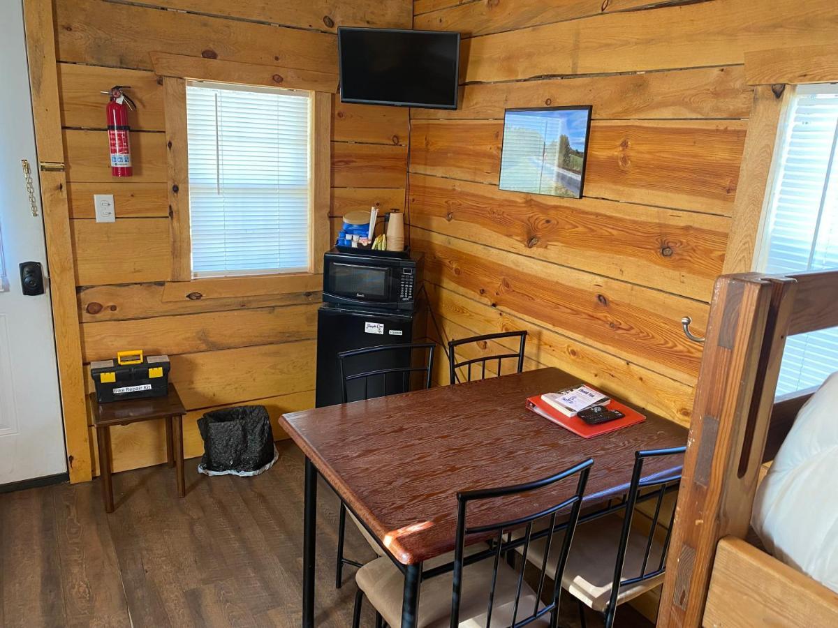 Canal Cabins Paw Paw 外观 照片